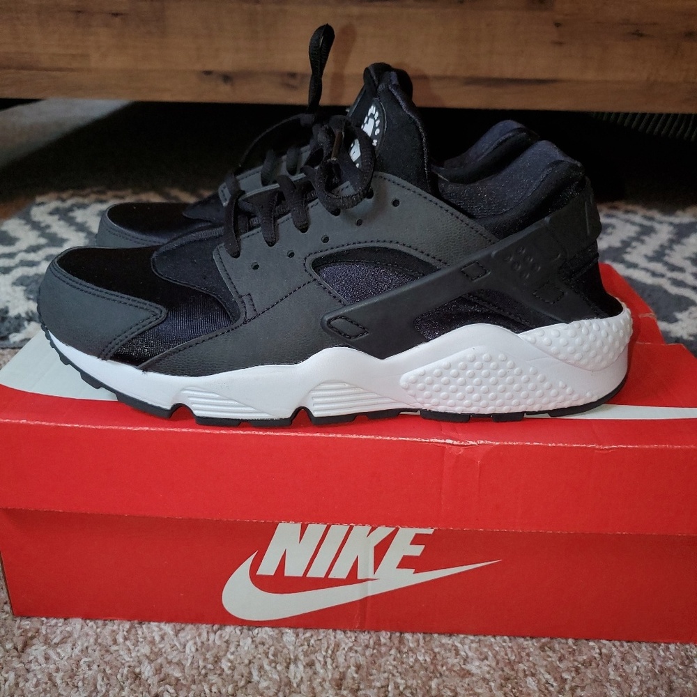 Nike womens Huarache